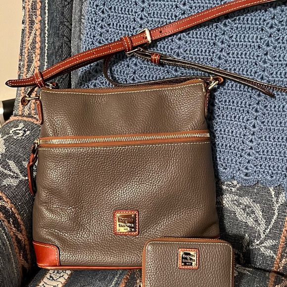 Dooney and Bourke Bag and Card/Coin Case in Elephant - Picture 3 of 10